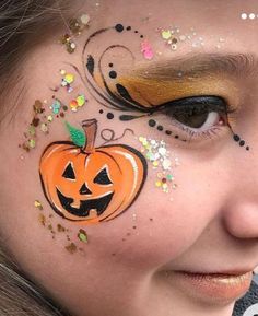 Pumpkin Face Painting Halloween Kids, Easy Halloween Face Painting, Pumpkin Face Paint, Halloween Makeup For Kids, Halloweenský Makeup, Face Painting Stencils, Face Painting Easy, Kids Face Paint, Halloween Tattoo