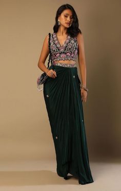 Draped Skirt Indian Outfit, Drape Skirts Indo Western, Dhoti Skirt Outfits, Drape Skirt Indian, Mehendi Outfits