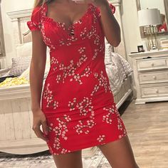 Red Bodycon, Red Dress Women, Bodycon Floral Dress, Dress Woman, Red Floral Dress, Urban Outfitters Women, Dress Red, Red Floral, Lady In Red