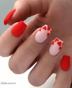 Nails With Hearts, Valentines Nail Art Designs, Valentine Nail Art, Fancy Nails, Short Acrylic Nails, Valentine's Day Nails