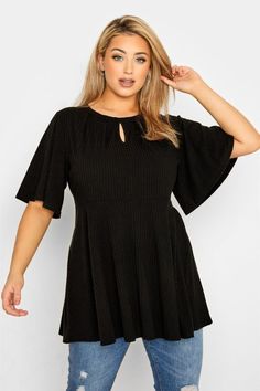 Shop LIMITED COLLECTION Curve Black Keyhole Peplum Top at Yours Clothing. Discover women’s plus size clothing in sizes 10-36 with fast delivery. Plus Size Peplum, Peplum Designs, Elegant Wedding Guest Dress, Peplum Tops, Peplum Styling, Plus Swimwear, Peplum Styles, Next Fashion, Stylish Plus