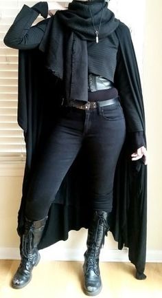 Star Wars Inspired Outfits, Gothic Mode, Dark Mori, Goth Outfit, Black Clothes, Theodore Roosevelt, Grunge Look, Themed Outfits, Fantasy Clothing