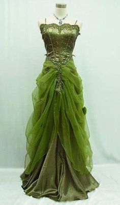 Masquerade Ball Dresses, Green Evening Gowns, Prom Dress Inspiration, Skirt Maxi, فستان سهرة, Fairytale Dress, Vestidos Vintage, Fairy Dress, Party Dress Long