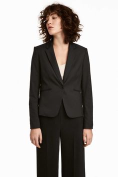 Black. Fitted blazer in woven fabric with notched lapels, welt front pockets, and decorative buttons at cuffs. Vent at back. Lined. Summer Office Casual, Business Professional Outfits Women, Work Outfit Ideas For Women, Miss Louie, Creative Work Outfit, Working Dresses, Stylish Outfits Casual, Work Outfit Ideas, Business Professional Outfits