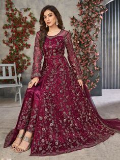 Designer Lehnga Choli, Long Anarkali Gown, Baju Kahwin, Celana Fashion, Sangeet Outfit, Salwar Kamiz, Designer Anarkali, Wedding Reception Dress, Anarkali Gown