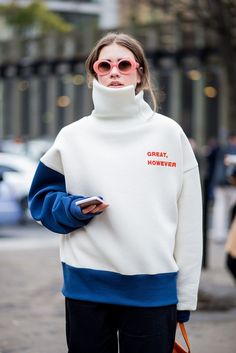 The London Fashion Week Looks That Shut. It. Down.+#refinery29 Cooler Style, London Fashion Week Street Style, London Fashion Weeks, Street Style Edgy, Autumn Street Style, Fashion Weeks, Cool Street Fashion, Fashion Week Street Style, Street Style Looks