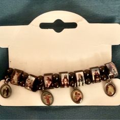 Elastic Bracelet/ Handmade/ Saints Images/ Saints Bracelet, Elastic Bracelet, Bracelet Handmade, Bead Crafts, Bead Bracelet, Beautiful Hand, Handmade Bracelets, Womens Jewelry Bracelets, Hand Crafted