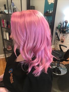 Pink Hair Layers, Lilac Pink Hair, Hair Inspo Color Blonde, Fluttershy Hair, Pink Hair Inspiration, Purple Pink Hair, Bubblegum Pink Hair, Blonde Hair Care, Pink Hair Color