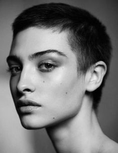 Buzzed Hair Drawing Reference, Buzzcut Reference, Female Buzzcut Aesthetic, Buzzcut On Women, Women With Buzzed Hair, Women With Buzzcut, Girls With Buzzcut, Buzzcut Women Aesthetic, Shaved Head Girl