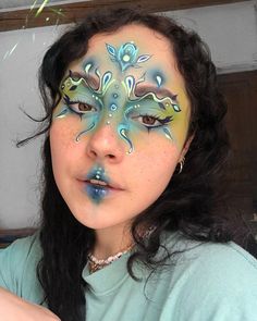 Cute Eye Makeup, Face Paint Makeup, Draw Ideas, Graphic Makeup, Rave Makeup, Ethereal Makeup