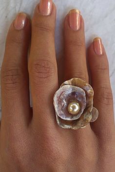 No Ordinary Girl, Art Coquillage, Mermaid Aesthetic, Blazer Women, Seashell Jewelry, Dope Jewelry, Funky Jewelry, Jewelry Lookbook, Shell Crafts