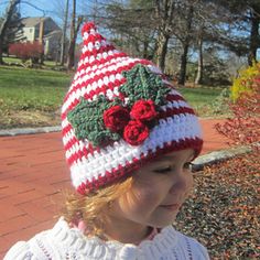 Elf_hat_3_small2 Christmas Crochet Hats, Elf On The Shelf Crochet, Elf Hat Pattern, Elf Hats, Elf Stocking, Crochet Christmas Hats, Crochet Holiday, Ravelry Crochet, Crocheted Christmas