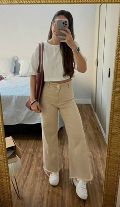 Beige Wide Leg Pants Outfit, Wide Leg Beige Pants, Beige Jeans Outfit, Beige Pants Outfit, Utah Girl, Wide Leg Jeans Outfit, Wide Leg Pants Outfit, Outfits Con Jeans, Look Jean