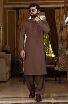 Welcome to ZenabHandicraft, your one-stop shop for beautifully handmade and high-quality menswear. Our traditional Chikankari kurta is a must-have addition to any man's wardrobe, perfect for parties, weddings, and casual wear. Our kurta features intricate cotton work and is available in a variety of sizes and colors. Please note that pajamas are not included. Choose from a range of sizes, listed as Actual Chest Size / Kurta Chest Size, so you can be sure of the perfect fit. Size Name - Actual Ch Brown Kurta For Men, Brown Salwar Suit, Shalwar Kameez For Men, Shalwar Suit, Pakistani Shalwar, Wedding Kurta, Wedding Kurta For Men, Suit Pakistani, Chikankari Kurta