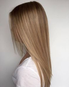 Ein neuer Haarschnitt soll herOb kurz oder langhier kommen sieben angesagte Ideen für euren nächsten FriseurbesuchWir zeigen Schnitteplus Tipps für den Bad-Hair-DayLong Bob oder... Tmavý Blond, Root Stretch, Rambut Brunette, Summer Blonde Hair, Honey Blonde Hair, Dark Blonde Hair, Blonde Hair Inspiration