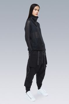 NG9-PS by ACRONYM® More on RHB_RBS Techwear Girl, Techwear Women, Techwear Fashion, Cyberpunk Clothes, Cyberpunk Fashion, Futuristic Fashion, Future Fashion, Dark Fashion, Costume Design