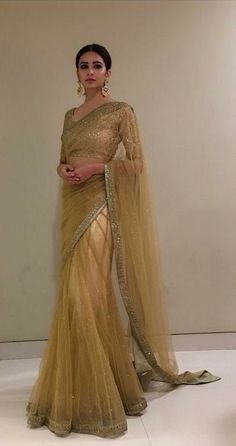 Indian Sari Dress, Traditional Indian Dress, Salwar Kamiz, Indian Dresses Traditional, Traditional Indian Outfits, Indian Woman