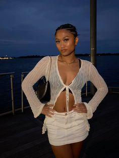 Night out outfit inspo, cargo skirt outfit, jhene aiko concert fit Jhene Aiko Concert Fits, Summer Concert Outfit Ideas, Jhene Aiko Concert Outfit, Casual Church Outfits Summer, Dinner Outfits Summer, Nyc Outfits Summer, Skirt Outfits Summer, Concert Outfit Summer, Summer Trends Outfits