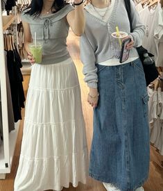 Cold Weather Picnic Outfit, Korean Fashion Skirt Long, Outfits W Long Skirts, Long Jean Skirt Aesthetic, Long Layered Skirt Outfit, Light Blue Maxi Skirt Outfit, Japanese Modest Outfit, Coquette Outfit Long Skirt, Summer Fit Modest