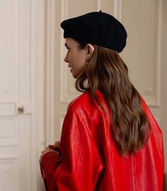 Outfit inspo Red Leather Trench Coat, Emily Cooper, Red Leather Coat, Chic Parisian Style, Red Beret, Paris Style, Stylish Coat