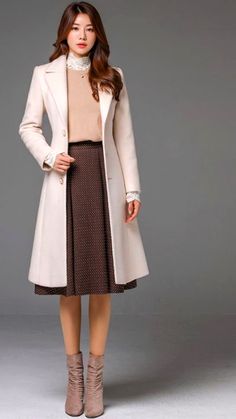 Chic and professional female Korean lawyer outfits that blend style and confidence. Discover the perfect looks for a powerful impression.