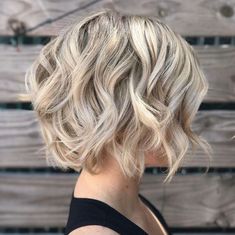 Messy Bobs, Wavy Bob Hairstyles, Choppy Bob Hairstyles, Balayage Blonde, Chin Length Hair, Bob Haircut For Fine Hair, Haircuts For Wavy Hair, Trendy Short Haircuts