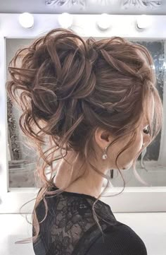 Summer Wedding Hairstyles, Messy Hair Updo, Romantic Updo, Night Gowns, Messy Updo, בר מצווה, Wedding Hair Inspiration, Elegant Look, Chic Hairstyles