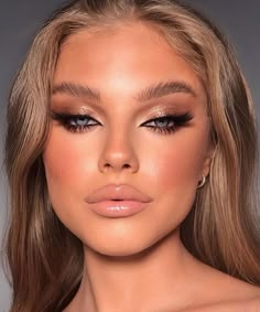 Birthday Makeup Looks, Ball Makeup, Make Up Designs, Natural Prom Makeup, Natural Glam Makeup, Going Out Makeup, Prom Eye Makeup, Prom Makeup Looks, Formal Makeup