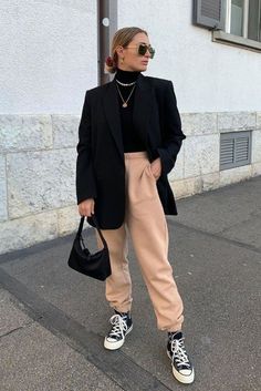 Jogger Outfit, Cute Sweatpants Outfit, Joggers Outfit, Blazer Outfits, Inspired Outfits, 가을 패션, Mode Inspiration, Winter Fashion Outfits