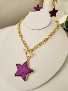 Toggle Clasp Necklace, Chunky Gold Necklaces, Star Necklace Gold, Star Charm Necklace, Star Pendant Necklace, Clasp Necklace, Christmas Mom, Gold Star