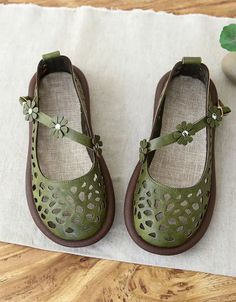 Floral Sandals, Water Sandals, Buckled Flats, Walking Sandals, Leather Cushion, Breathable Shoes, Green Shoes, Green And Khaki, Comfortable Sandals