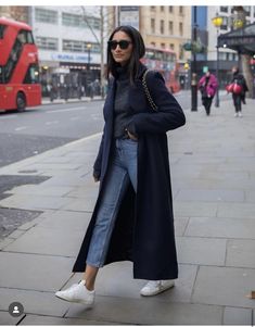 Long Wool Coat Outfit, Navy Blue Coat Outfit, Hannah Cocobeautea, Blue Coat Outfit, Wool Coat Outfit, Old Money Winter, Mantel Outfit, Long Coat Outfit