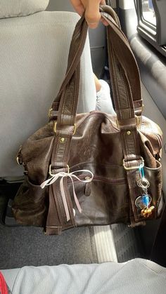 #trendy #cool #pretty #aesthetic #picture #pintrest #pintrestgirl #fashion Purse Inspo Aesthetic, Jane Birkinfying Bag, Vintage Bags Aesthetic, Birkinifying Bag, Birkinified Bag, Jane Birkin Style Bag, Jane Birkinifying Bag, Jane Birkin Bag Aesthetic, Birkin Bag Aesthetic