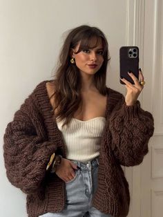 Brown Open Sweater Outfit, Cottage Core Winter Fashion, Cottagecore Winter Aesthetic, Cottage Core Winter Outfits, Winter Work Outfits For Women, Cottagecore Winter, Hair Styles For Long Hair, Styles For Long Hair, Winter Fashion Outfits Casual