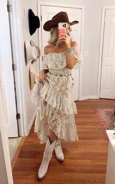 Wedding Guest Dress Cowgirl Boots, Country Gala Outfit, Western Reception Outfits For Bride, Long Dress And Cowboy Boots, Cowgirl Boho Outfits, Southern Wedding Guest Dress, Cowgirl Dress Outfits, Western Bridal Shower Outfit, Western Chic Wedding Guest Attire