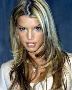 2000 Hair, Jessica Simpson Hair, 2000s Hair, 2000s Hairstyles, Y2k Hair, Y2k Hairstyles, 90s Hairstyles, Foto Art, Hair Inspo Color