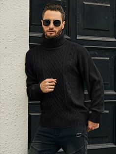 Suéter Tricot Gola Alta - MANDORAS Green Turtleneck Outfit Men, Men Turtleneck, Men Knitwear, Turtle Neck Men, Chunky Turtleneck Sweater, Mens Turtleneck, Grey Turtleneck Sweater, Cable Knit Turtleneck Sweater, Fitted Turtleneck