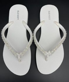 Bridal White Flip Flops, Starfish Wedding Flip Flops, Custom White Flip Flops, Beach Wedding Flip Flops, White Bridal Shoes Classy Flip Flops, Bridesmaids Sandals, Beach Wedding Flip Flops, Flip Flops Wedding, Bride Flip Flops, Bridesmaid Flip Flops, Fancy Flip Flops, Bridesmaid Sandals, Souvenir Ideas