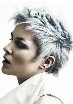 Ev. min nya frisyr 😍 Beautiful Haircuts, Blonde Pixie Hair, Short Grey Hair, Pixie Hair, Makijaż Smokey Eye, Hair 2018, Short Hair Color, Blonde Pixie, Braids For Short Hair