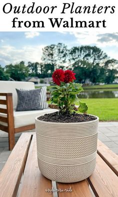 outdoor planters from walmart Planters For Front Porch, Pavers Diy, Small Trellis, Diy Patio Pavers, Resin Planters, Wicker Planter, Diy Shiplap, Brown House