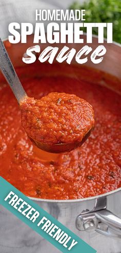 A close up view of a ladle of homemade spaghetti sauce being scooped out of the pot. Spaghetti Beef Recipe, Easy Make Ahead Meals, Easy Homemade Meals, Spagetti And Meatball Recipe, Homemade Italian Spaghetti Sauce, Canning Homemade Spaghetti Sauce, Making Spaghetti Sauce, Spaghetti Sauce From Scratch, Pasta Sauce Recipes Easy