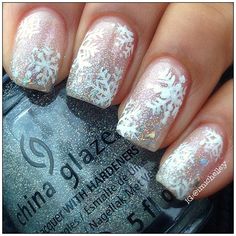 snowflakes by imichelley #nail #nails #nailart Sparkly Nail Polish, Christmas Snowflakes Nails, Tree Nail Art, Holiday Nails Winter, Snowflake Nail Art, Tree Nails, Holiday Nail Designs, Cute Christmas Nails, Christmas Nails Easy