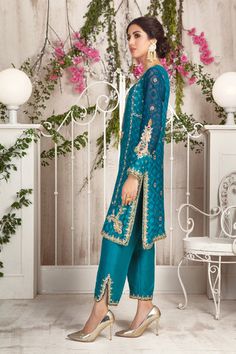 This item is available in our store. Buy the best selling Pakistani designer outfits for women online from our store at exclusive prices. Our collection includes the latest variety of high quality designer women's dresses including new arrivals, casual pret, luxury pret, wedding wears, formal dresses & more. Shop now. Latest Suit Design, Hand Embellishment, Net Shirt, Paisley Motifs, Pakistani Formal Dresses, Pakistani Clothes, Salwar Dress, Pakistani Fashion Party Wear, Silk Dresses