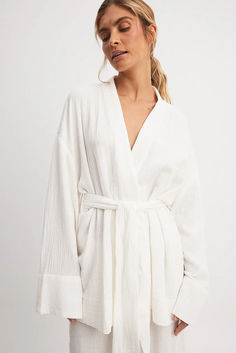 Flowy Belted Blazer White Outerwear With Belted Cuffs For Spring, Chic Spring Robe With Tie Waist, Chic Long Sleeve Spring Robe, Chic Long Sleeve Robe For Spring, Chic Long Sleeve Belted Robe, White Tie Waist Long Sleeve Robe, Blazer White, Belted Blazer, Jeans Rock