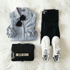 Summer outfit Vertical Stripes Outfit, Quoi Porter, Summer Fresh, Simple Summer, Fresh Outfits, Stripe Outfits, Neue Outfits, Mode Casual, Outfit Trends