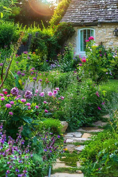 36 Charming Cottage Garden Ideas for Your Outdoor Sanctuary Walled Cottage Garden, Summer Cottage Garden, Southern Cottage Garden, Cottage Garden Pots & Planters, Wild Cottage Garden, Country Cottage Garden Ideas, Cottage Garden Gate, Garden Cottage Aesthetic, Wild Garden Ideas