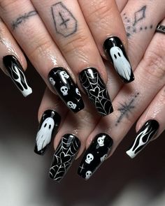 All Credit 2 Owners ♡︎  #halloween #aesthetic #tumblr #inspo #fashionista #horror #dark #nails #fashion #beauty #pumpkin Ballet Black, Spooky Nails, Skull Nails, Ghost Skull, Halloween Press On Nails