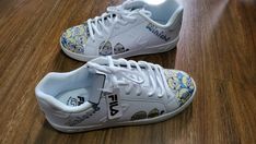 Hand painted shoes Minion Diy, Under Armor, Minion, Hand Drawn, How To Draw Hands, Sneakers, Minions