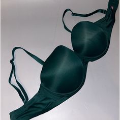 Smooth Style Green Underwire Bra Never Worn Fitted Green Bra With Padded Cups, Fitted Seamless Green Bra, Green Padded Fitted Bra, Fitted Padded Green Bra, Fitted Green Padded Bra, Pink Victoria Secret, Victoria Secret Bras, Underwire Bra, Victoria Secret