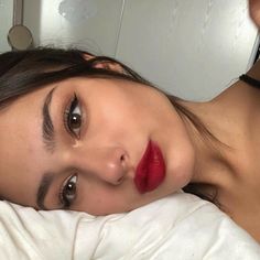 @AranzaDrive ❁ Makeup Bibir, Natural Summer Makeup, Makeup Tip, Red Lip Makeup, Makijaż Smokey Eye, Beauty Make-up, Makeup Hacks, Winged Eyeliner, Her Eyes